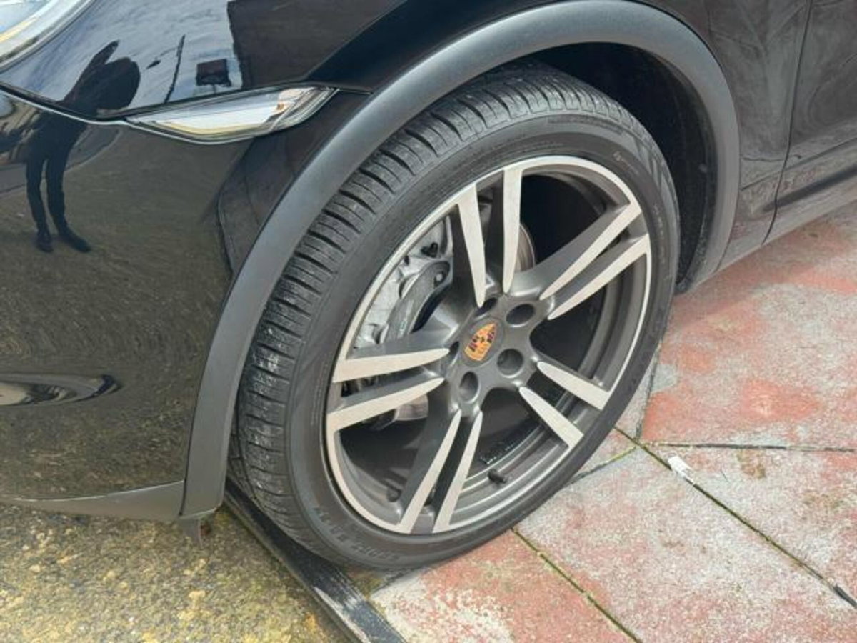 Porsche Cayenne 3.0 Diesel 250CV Platinum Edition (5)