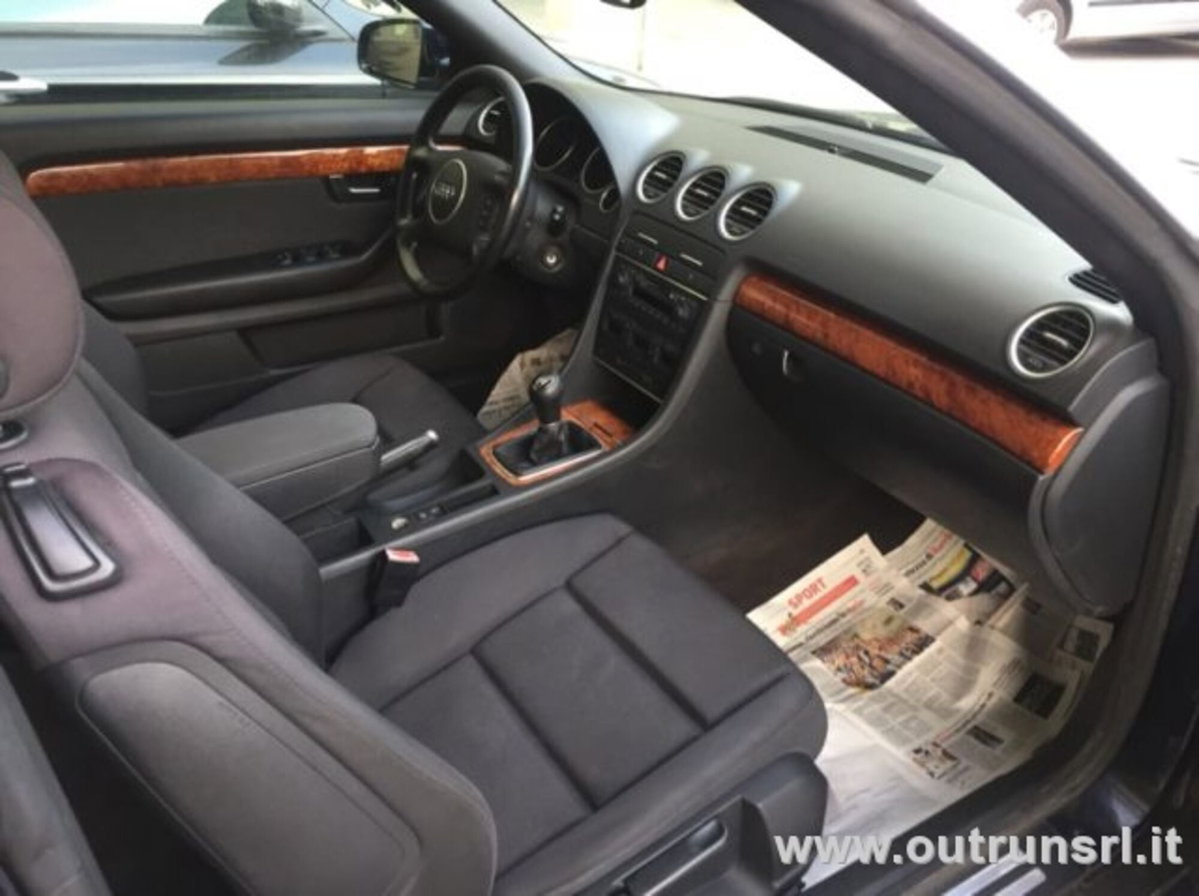 Audi A4 Cabrio Cabriolet 2.5 V6 TDI cat (4)