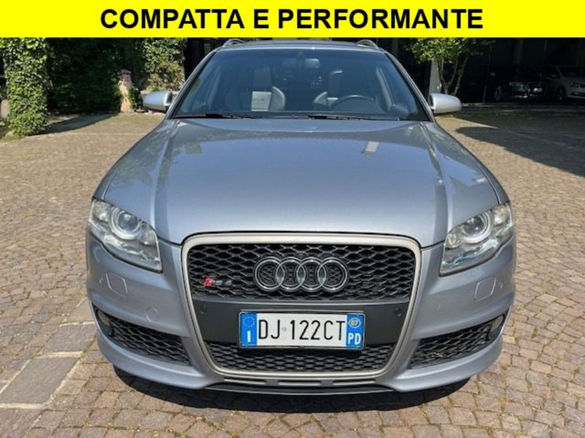 Audi RS 4 Avant 4 4.2 V8 quattro (11)
