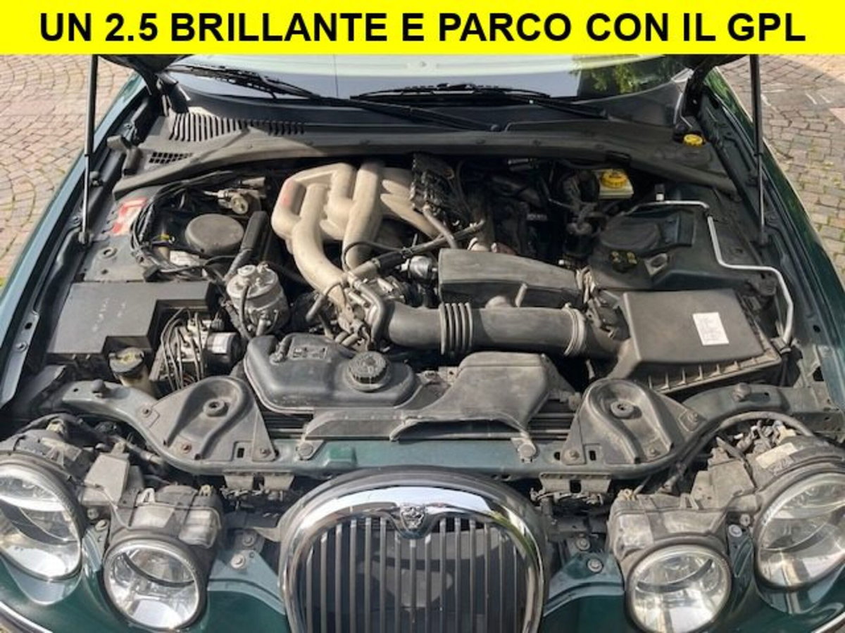 Jaguar S-Type 2.5 V6 cat Classic (17)