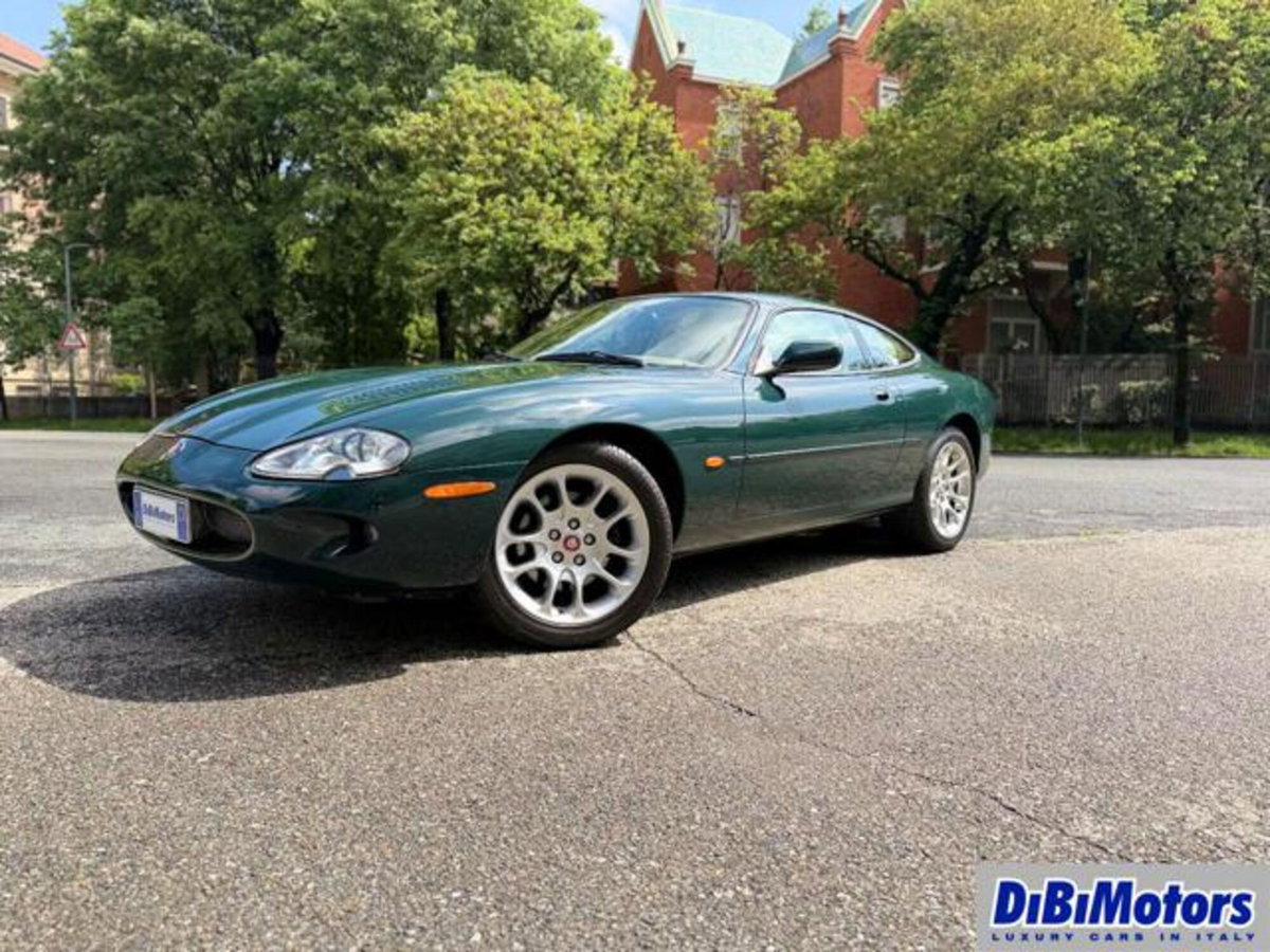 Jaguar XKR 4.0 Coupé (10)