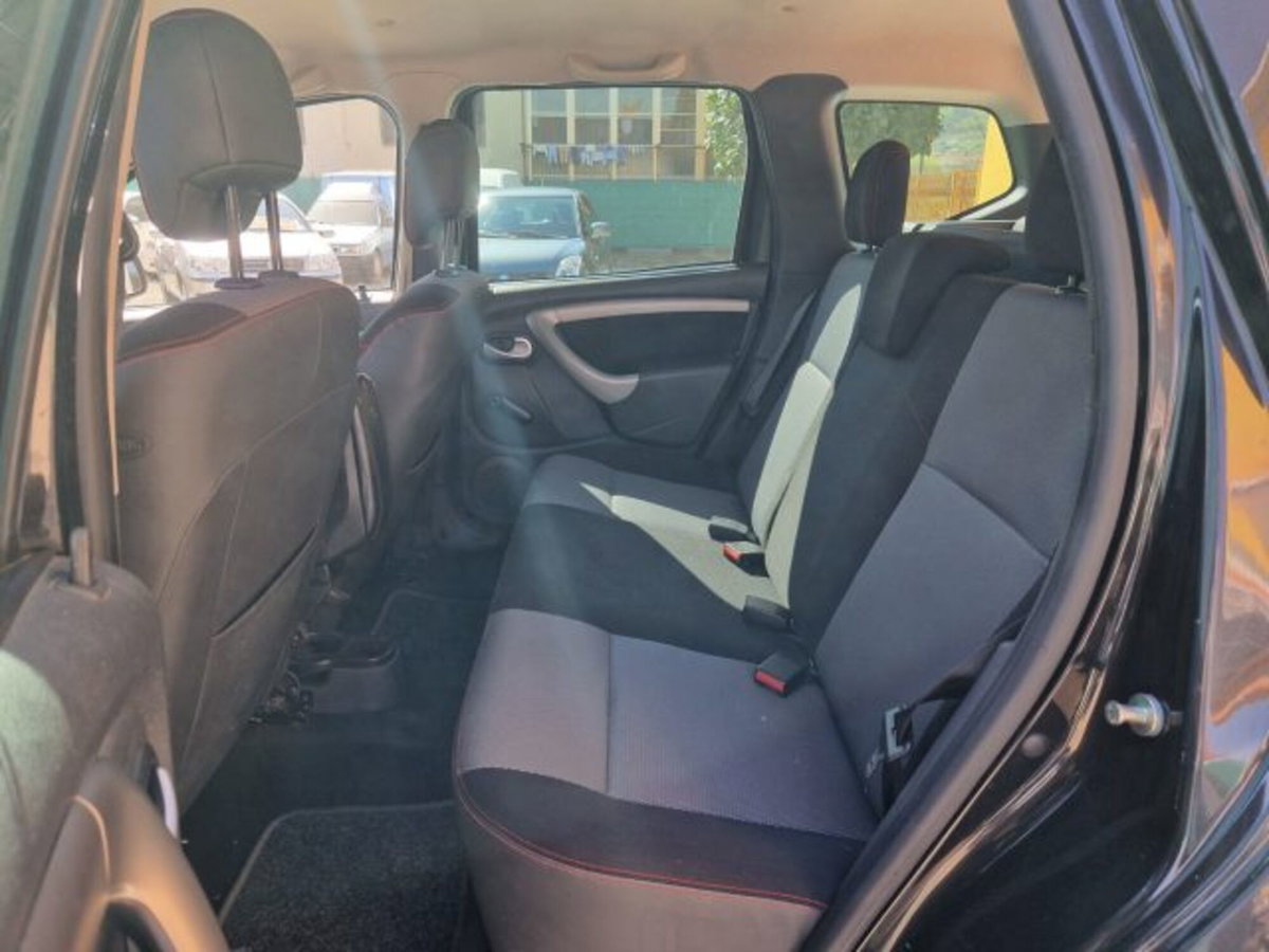 Dacia Duster 1.5 dCi 110CV 4x4 Ambiance (15)