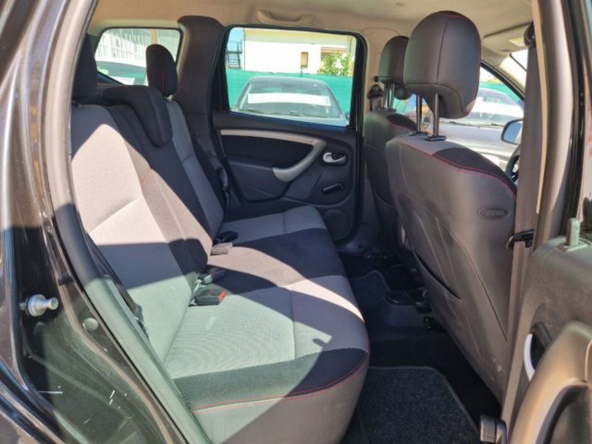 Dacia Duster 1.5 dCi 110CV 4x4 Ambiance (17)