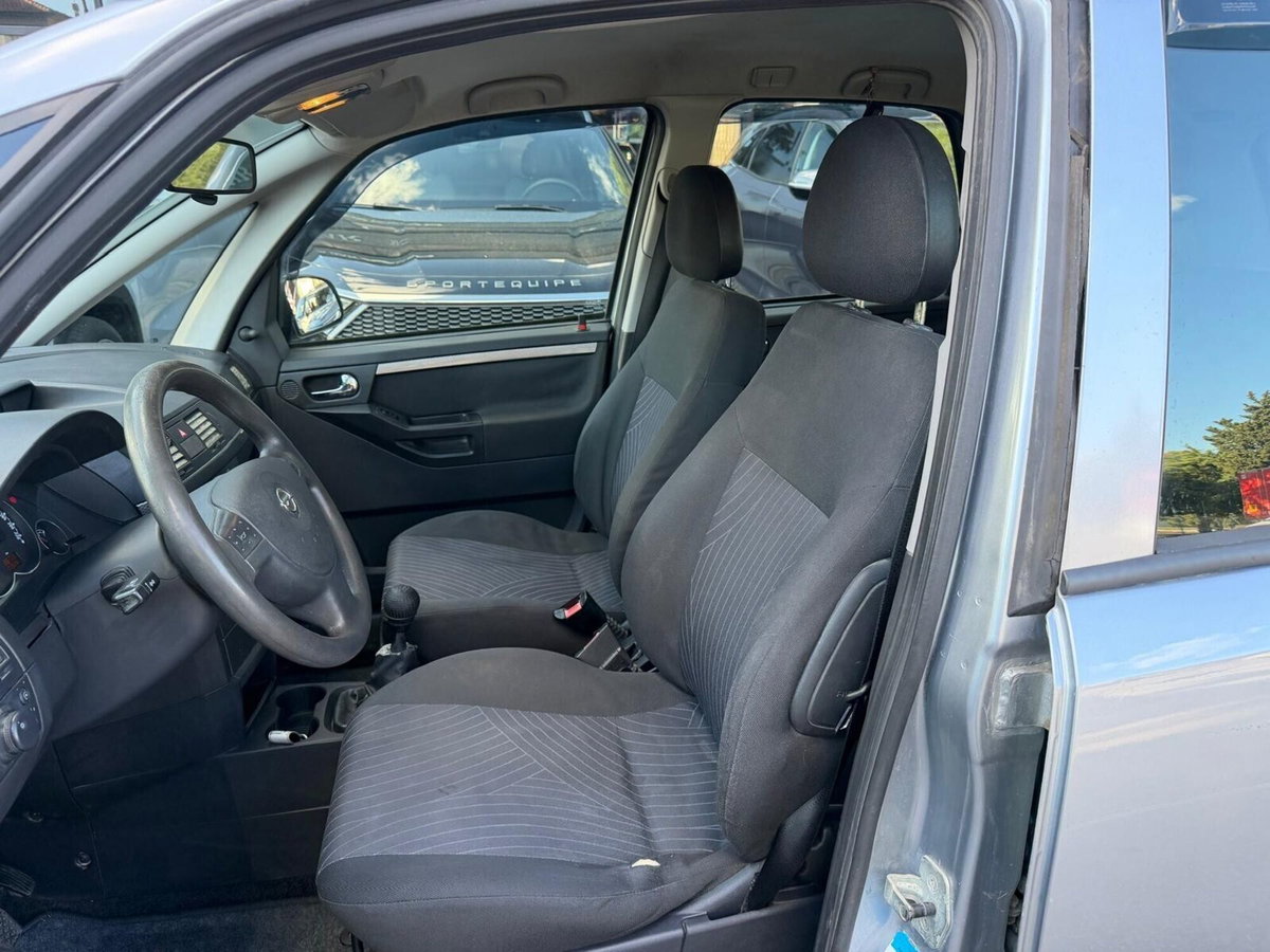 Opel Meriva 1.8 16V Cosmo (12)