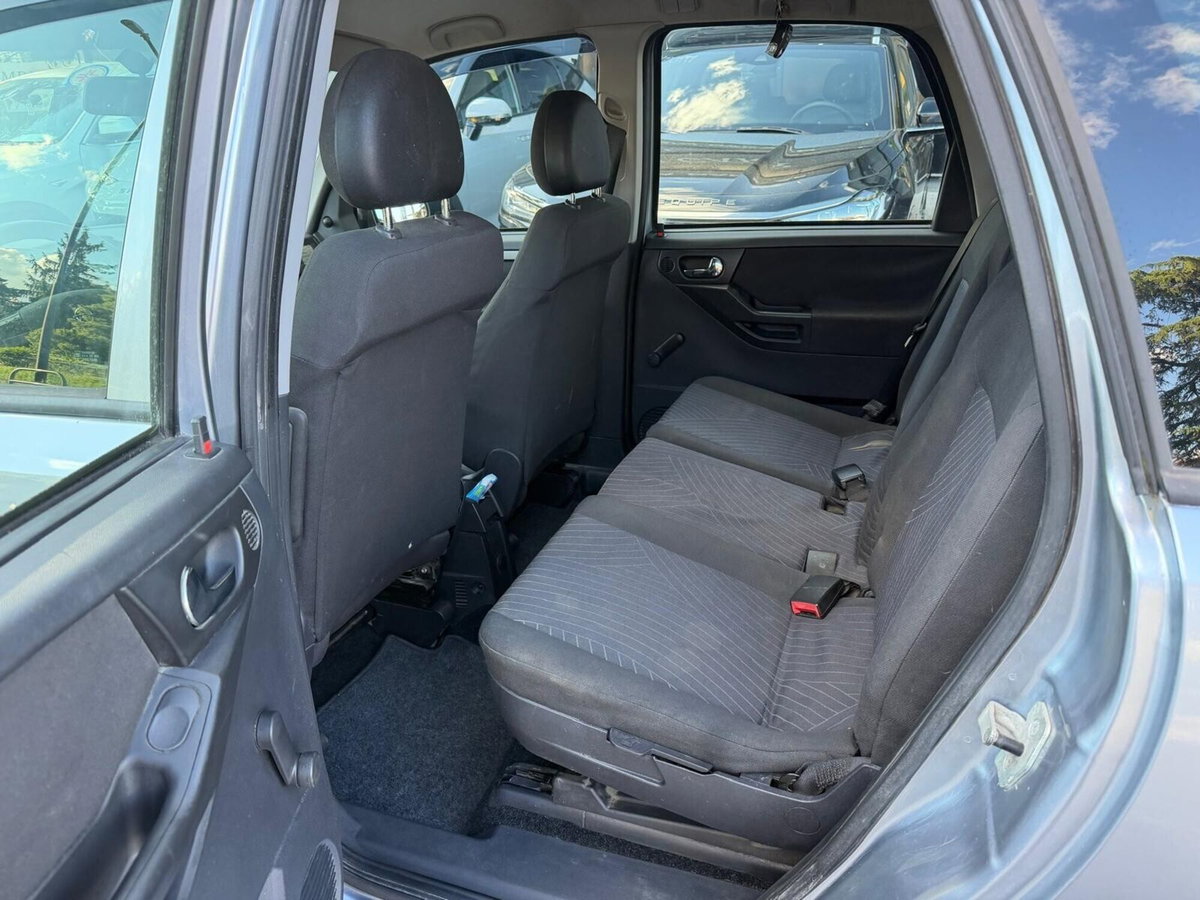 Opel Meriva 1.8 16V Cosmo (13)