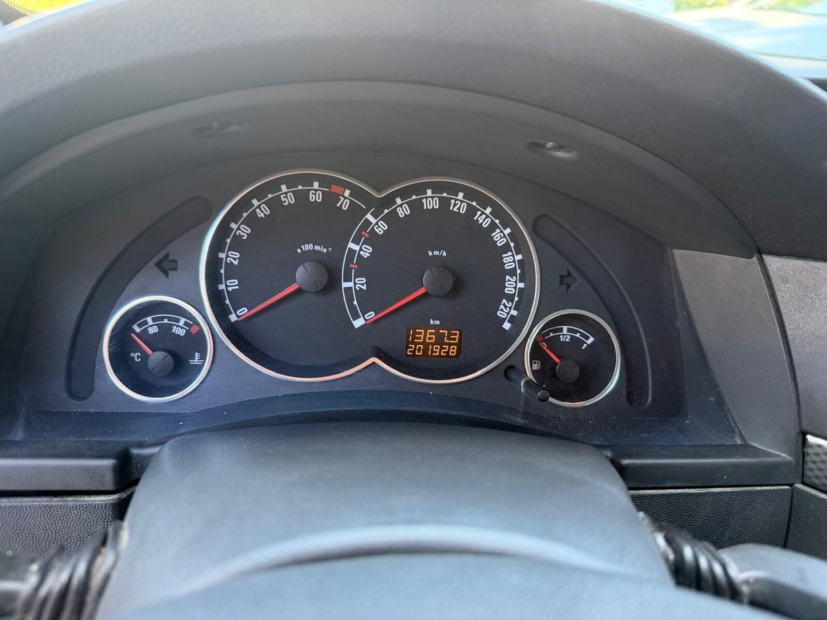 Opel Meriva 1.8 16V Cosmo (18)