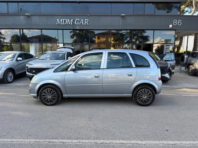 Opel Meriva 1.8 16V Cosmo (2)