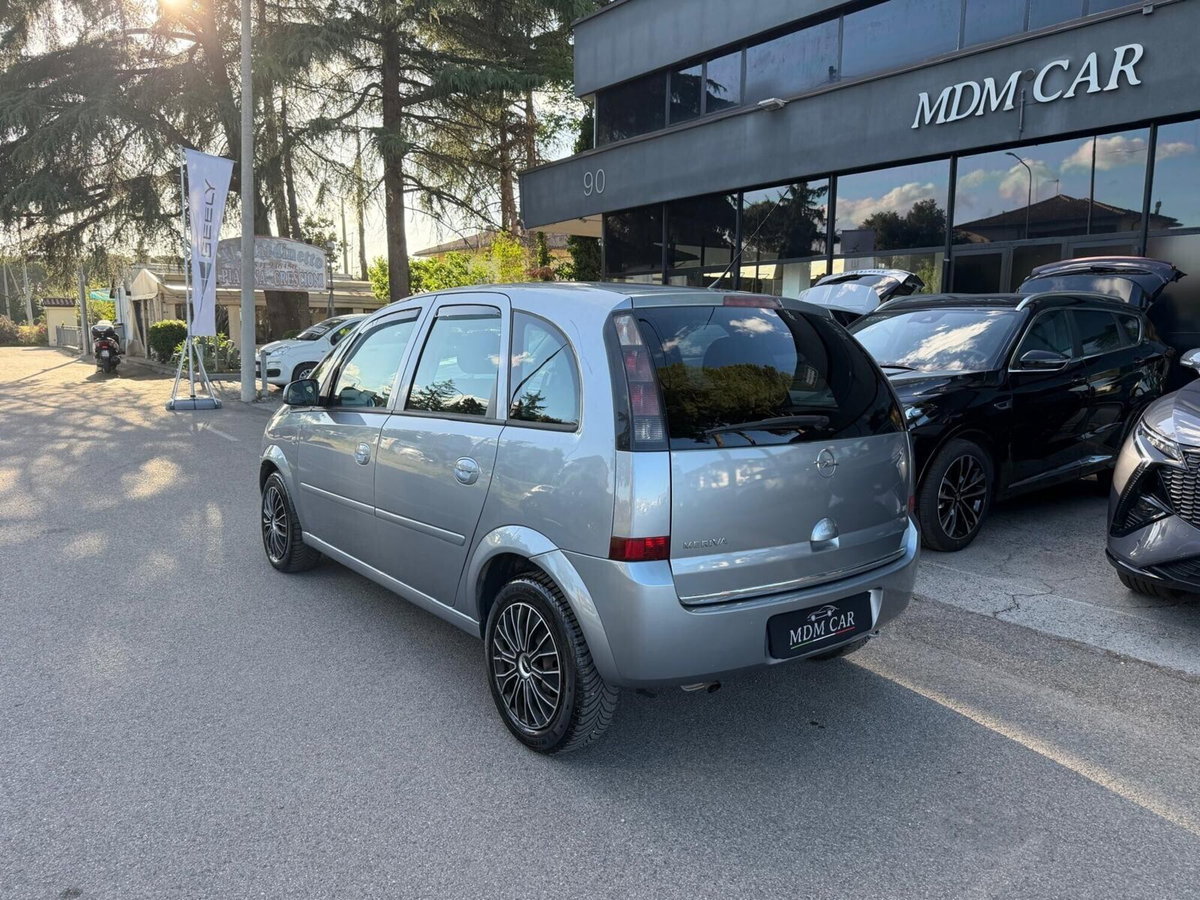 Opel Meriva 1.8 16V Cosmo (3)