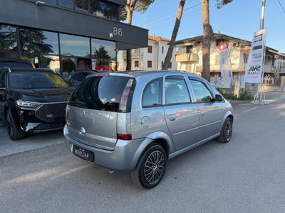 Opel Meriva 1.8 16V Cosmo (6)