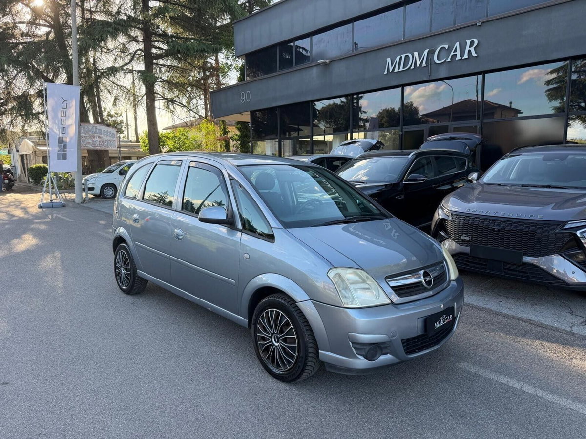 Opel Meriva 1.8 16V Cosmo (9)