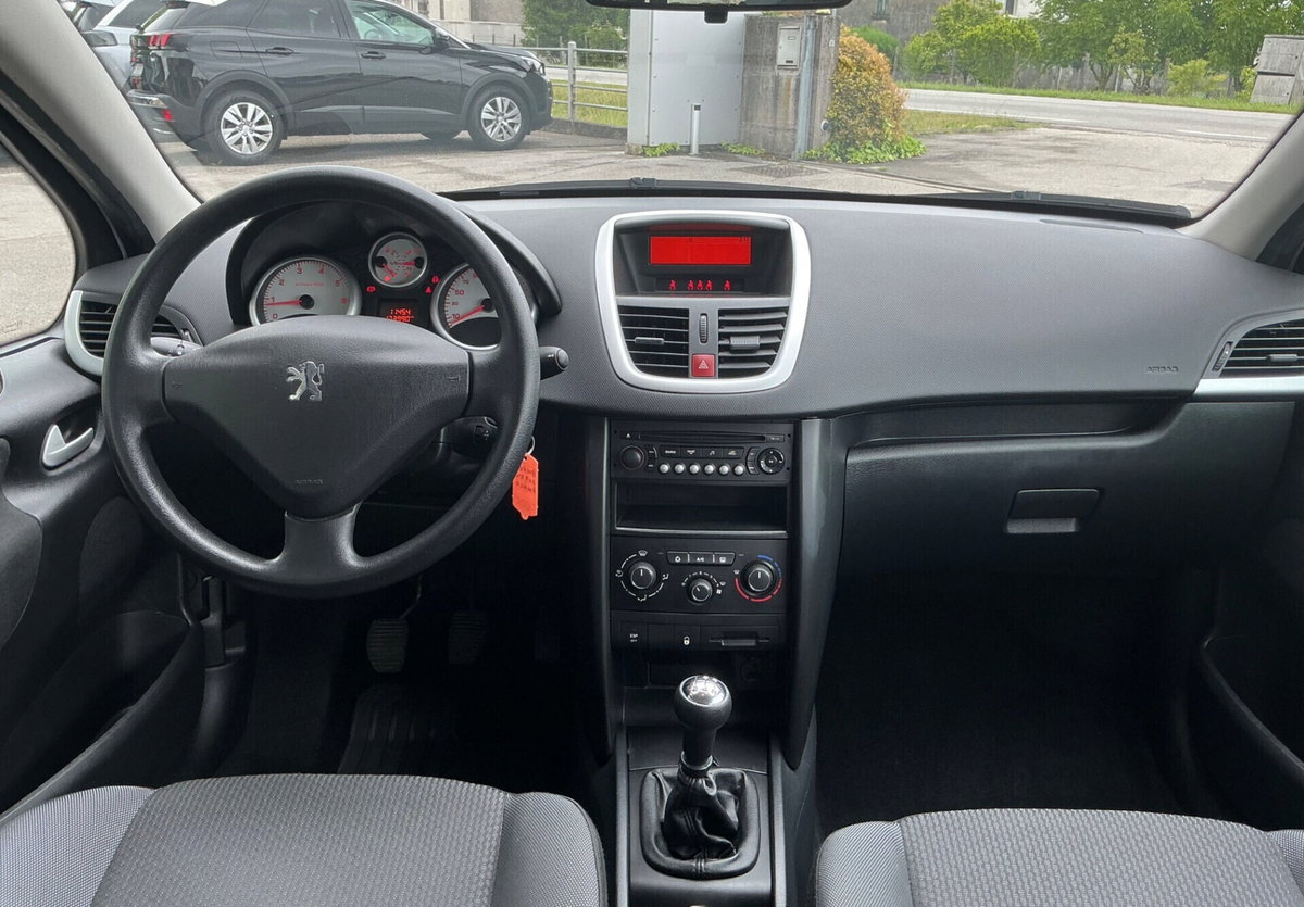 Peugeot 207 SW VTi 95CV Millesim 200 (15)