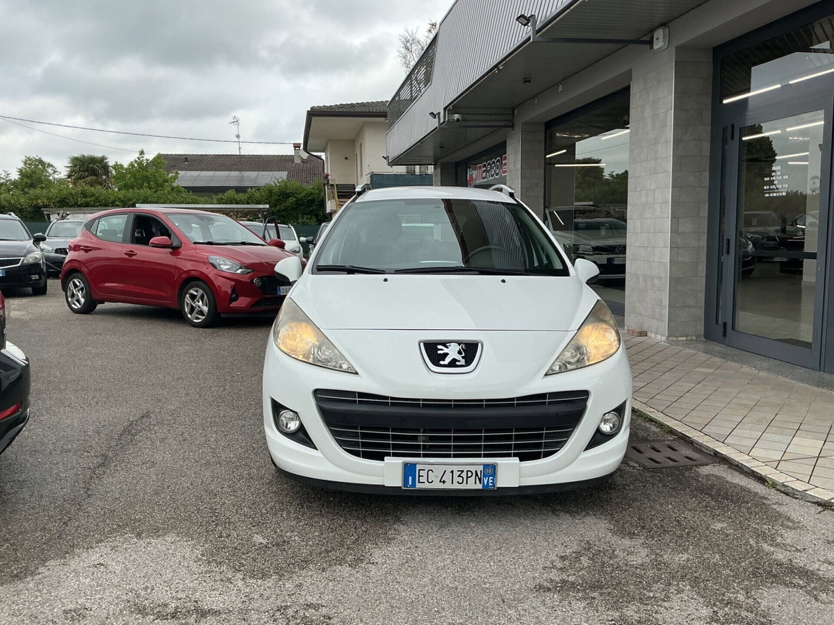 Peugeot 207 SW VTi 95CV Millesim 200 (2)