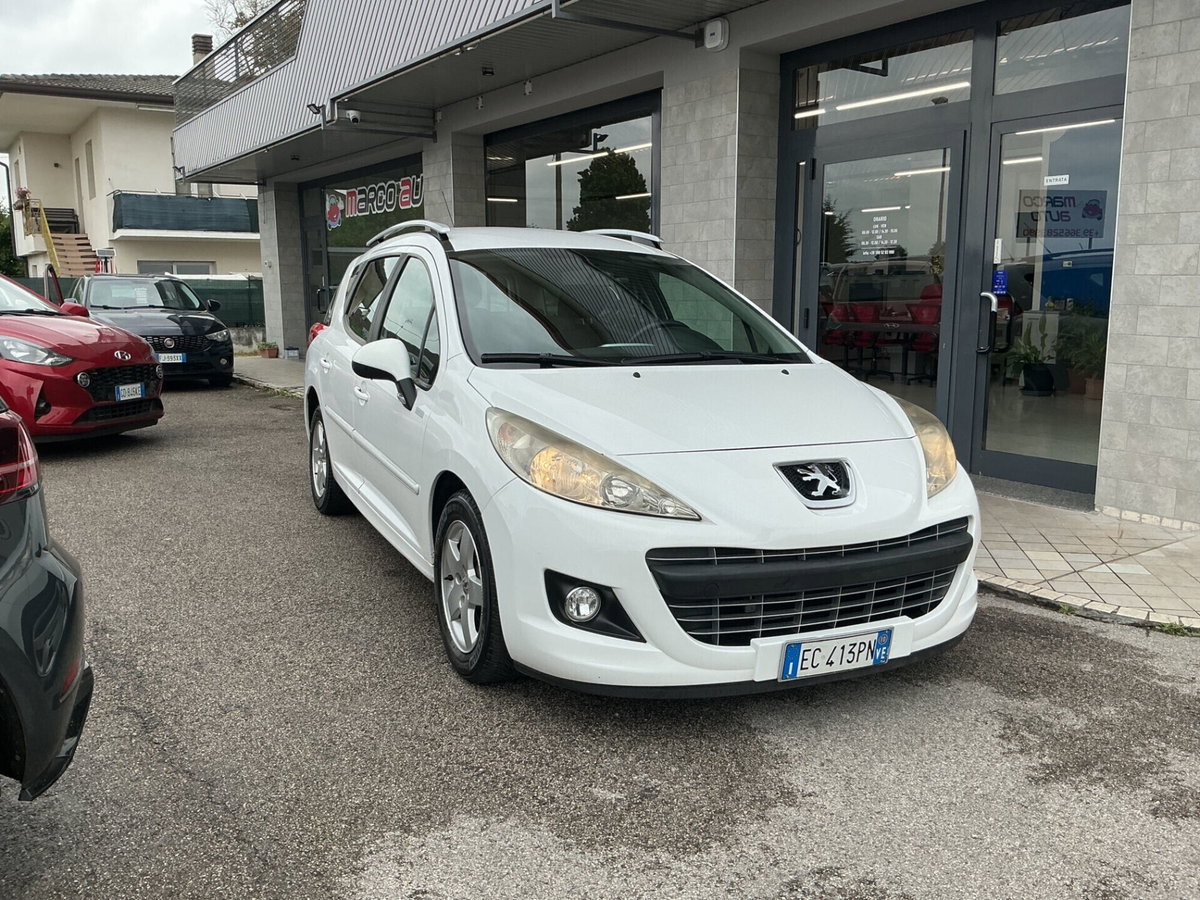 Peugeot 207 SW VTi 95CV Millesim 200 (3)