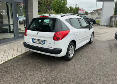 Peugeot 207 SW VTi 95CV Millesim 200 (6)