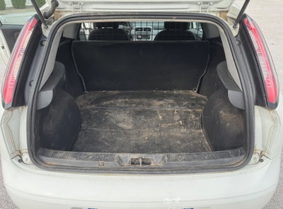 Fiat Punto 1.3 MJT 75CV 3 porte Van Pop 2 posti (11)