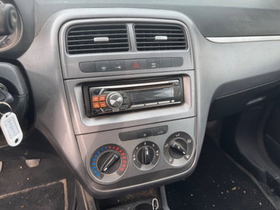 Fiat Punto 1.3 MJT 75CV 3 porte Van Pop 2 posti (14)