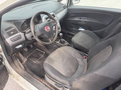 Fiat Punto 1.3 MJT 75CV 3 porte Van Pop 2 posti (7)