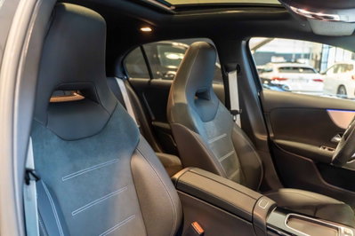 Mercedes-Benz Classe A 200 d Automatic 4Matic Premium (14)