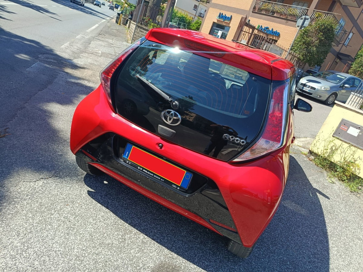 Toyota Aygo 1.0 VVT-i 69 CV 5 porte x-pure (10)