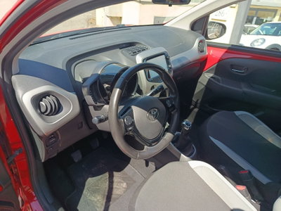 Toyota Aygo 1.0 VVT-i 69 CV 5 porte x-pure (13)