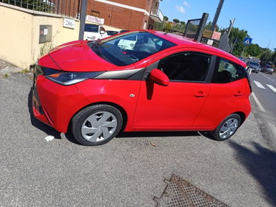 Toyota Aygo 1.0 VVT-i 69 CV 5 porte x-pure (3)