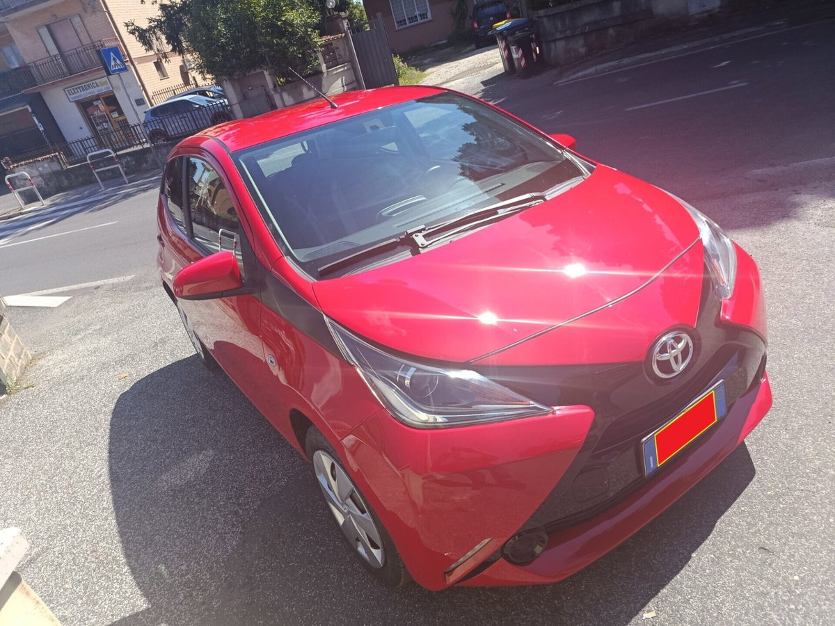 Toyota Aygo 1.0 VVT-i 69 CV 5 porte x-pure (4)