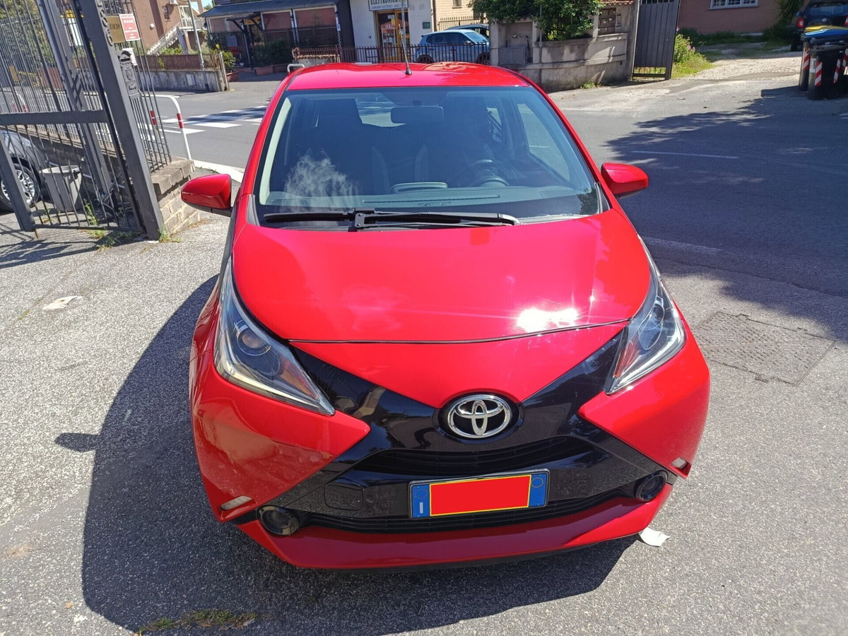 Toyota Aygo 1.0 VVT-i 69 CV 5 porte x-pure (6)
