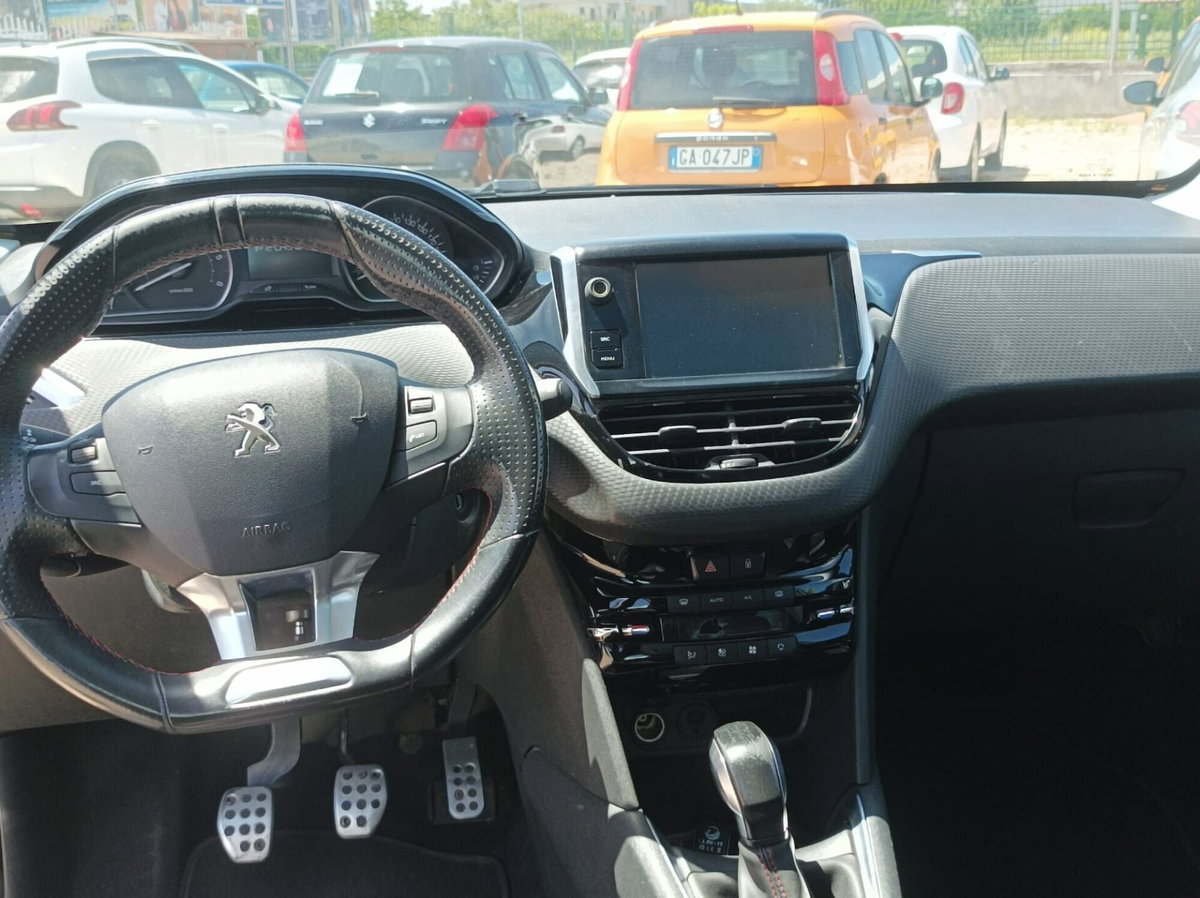 Peugeot 208 100 5 porte GT Line (10)