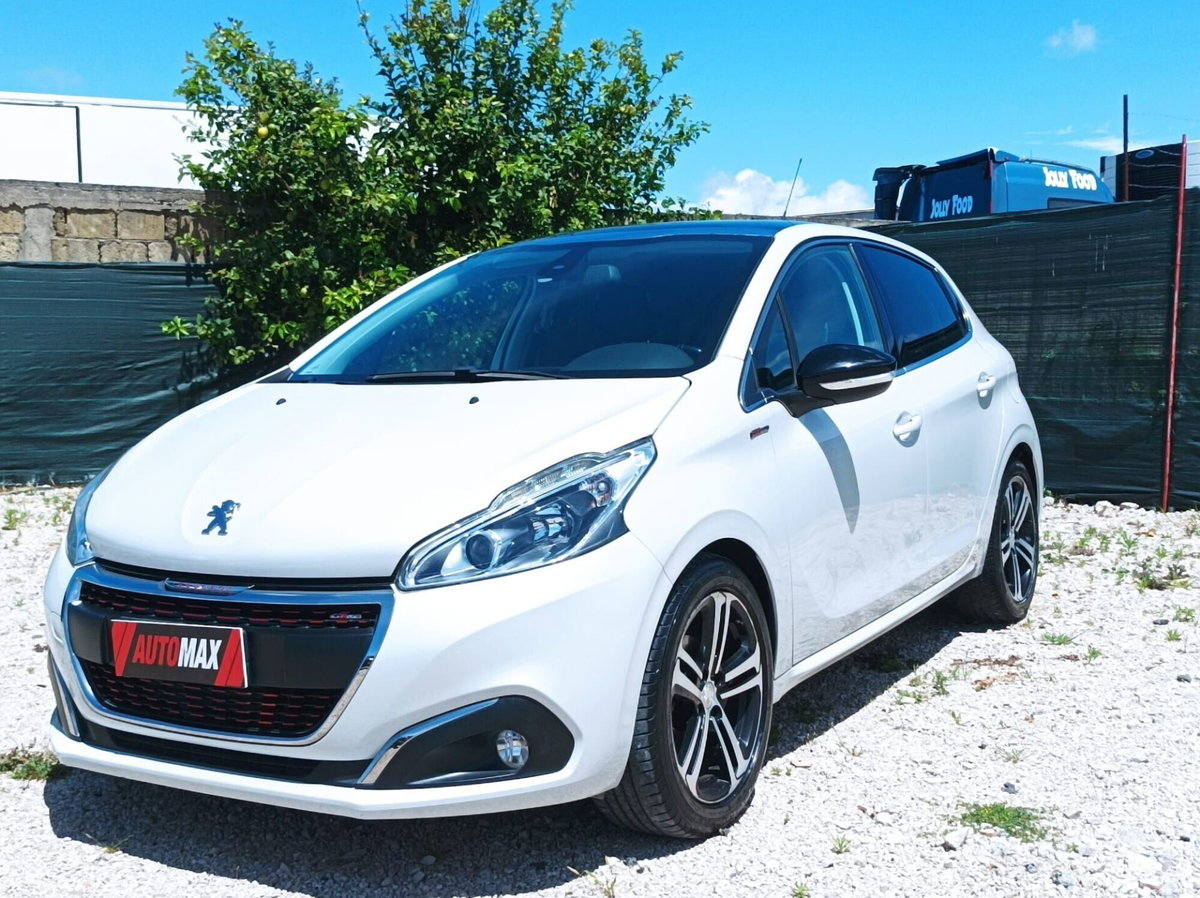Peugeot 208 100 5 porte GT Line (2)