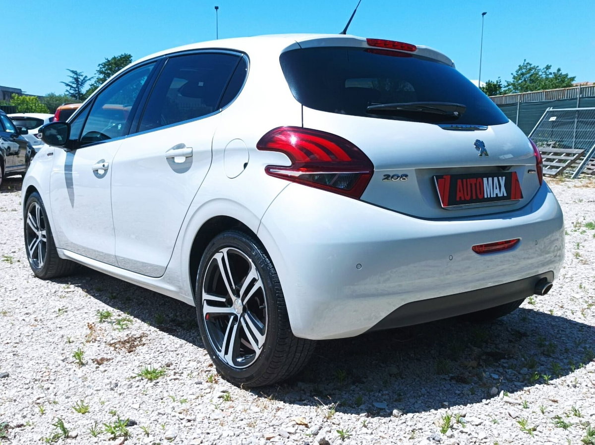 Peugeot 208 100 5 porte GT Line (6)