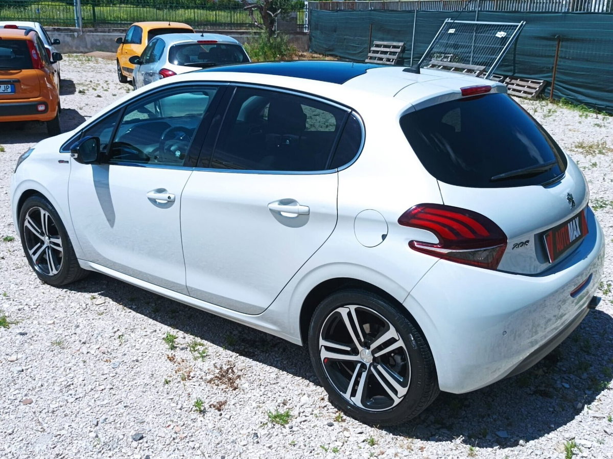 Peugeot 208 100 5 porte GT Line (7)