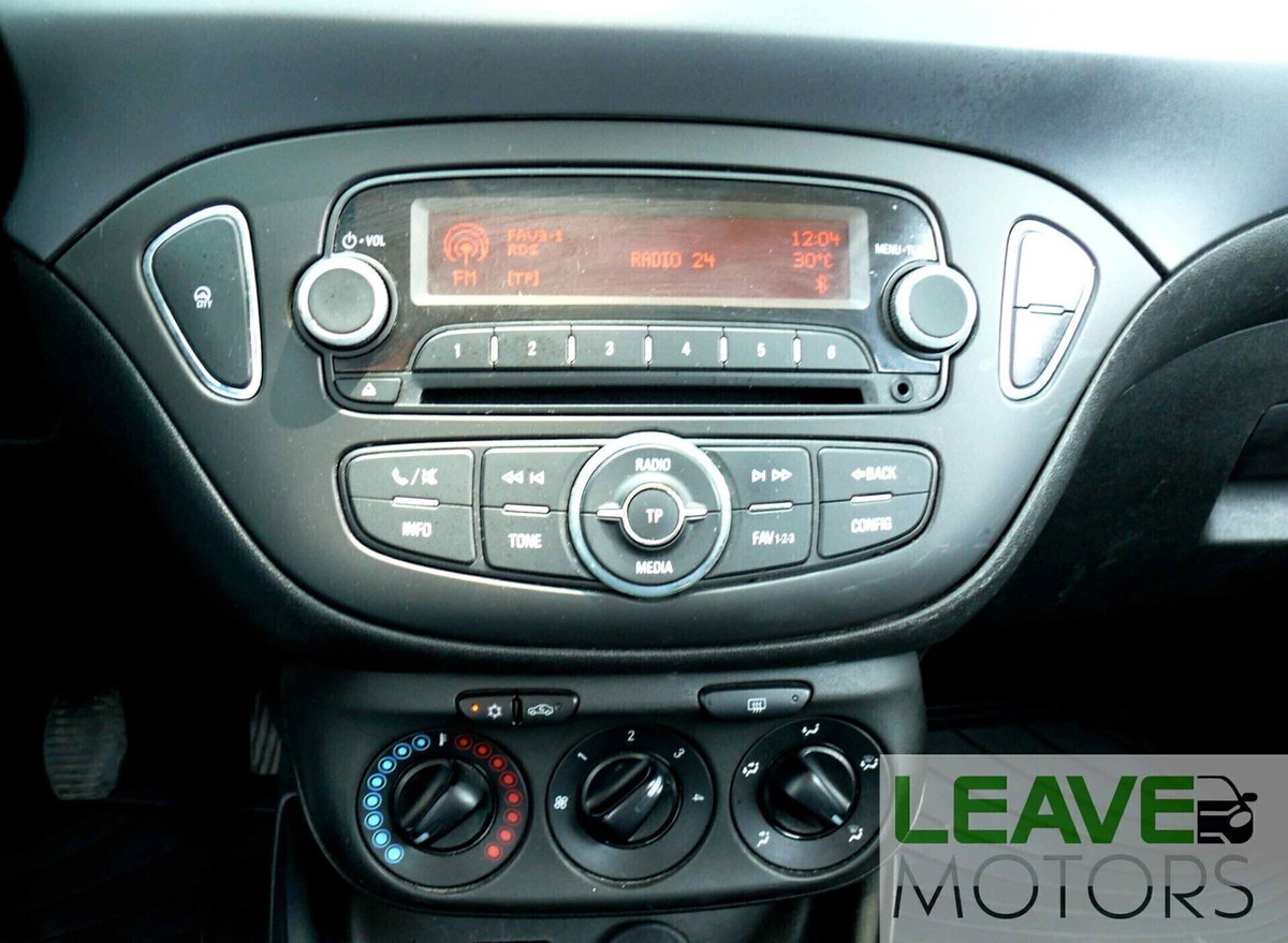 Opel Corsa 1.2 5 porte (10)