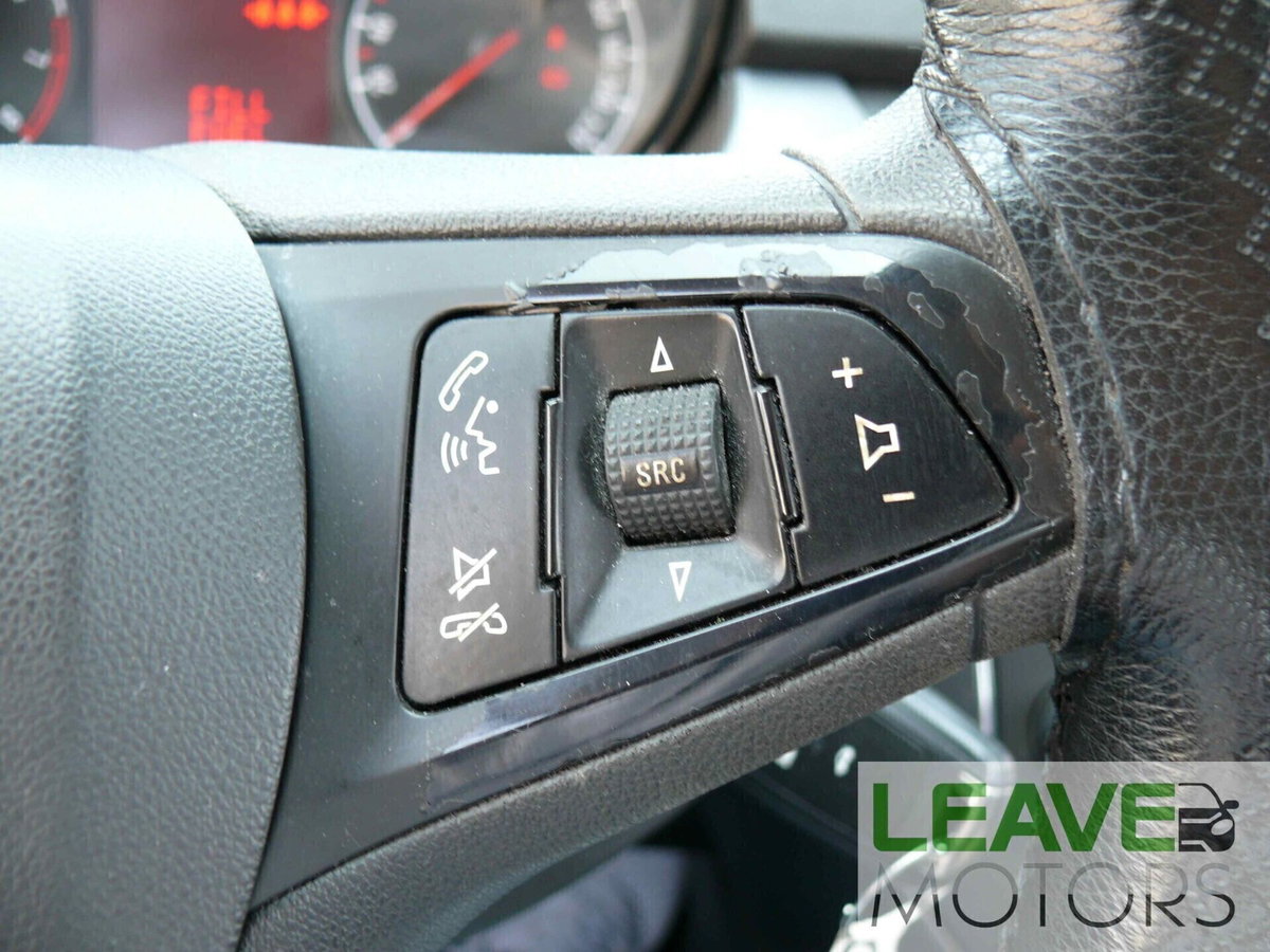 Opel Corsa 1.2 5 porte (12)