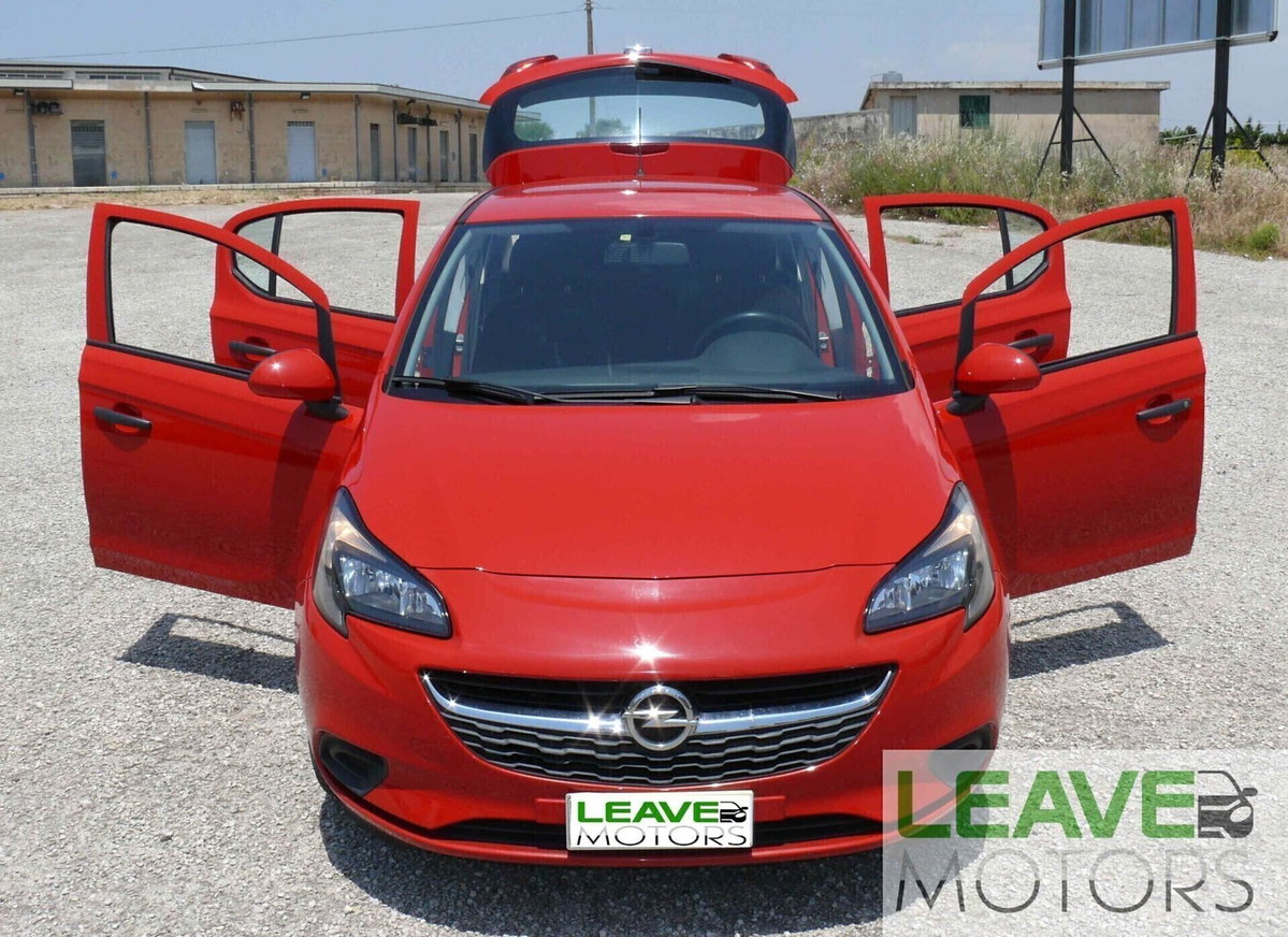 Opel Corsa 1.2 5 porte (2)
