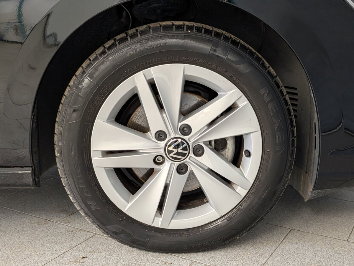 Volkswagen Golf 2.0 TDI SCR Life (12)