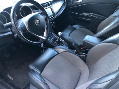 Alfa Romeo Giulietta 1.6 JTDm-2 Exclusive (5)