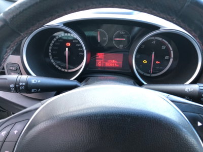Alfa Romeo Giulietta 1.6 JTDm-2 Exclusive (6)