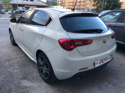 Alfa Romeo Giulietta 1.6 JTDm-2 Exclusive (8)