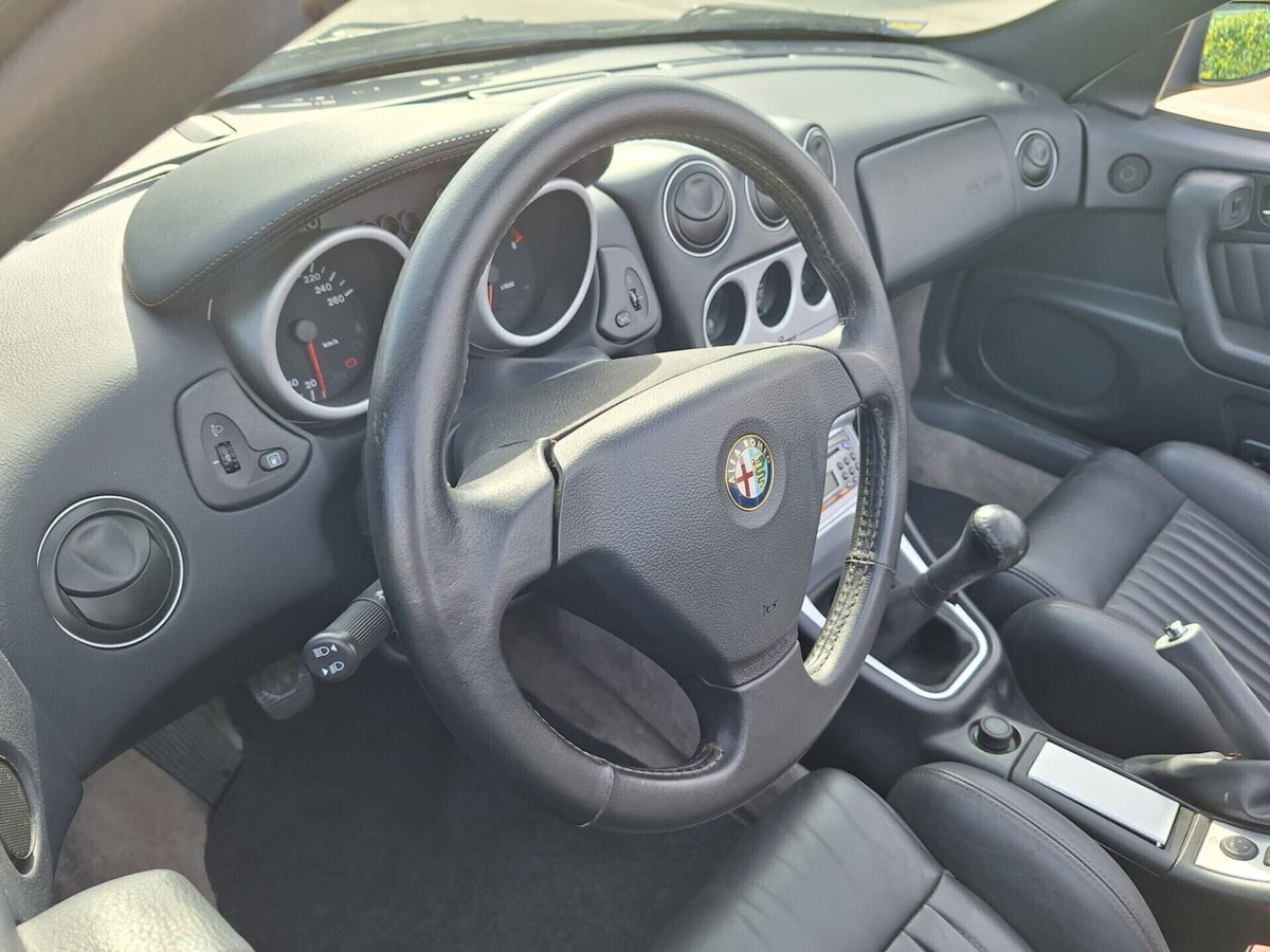 Alfa Romeo Gtv 2.0i 16V Twin Spark cat L (18)