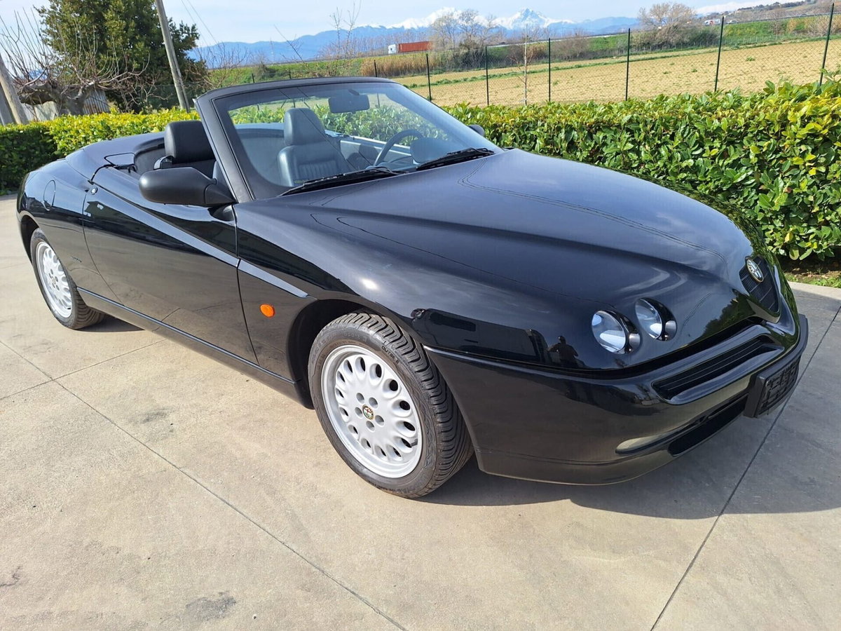 Alfa Romeo Gtv 2.0i 16V Twin Spark cat L (2)
