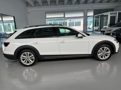 Audi A4 Allroad 40 TDI 190 CV S tronic Identity Contrast (6)