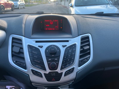 Ford Fiesta 1.4 5 porte Bz.- GPL Titanium (14)