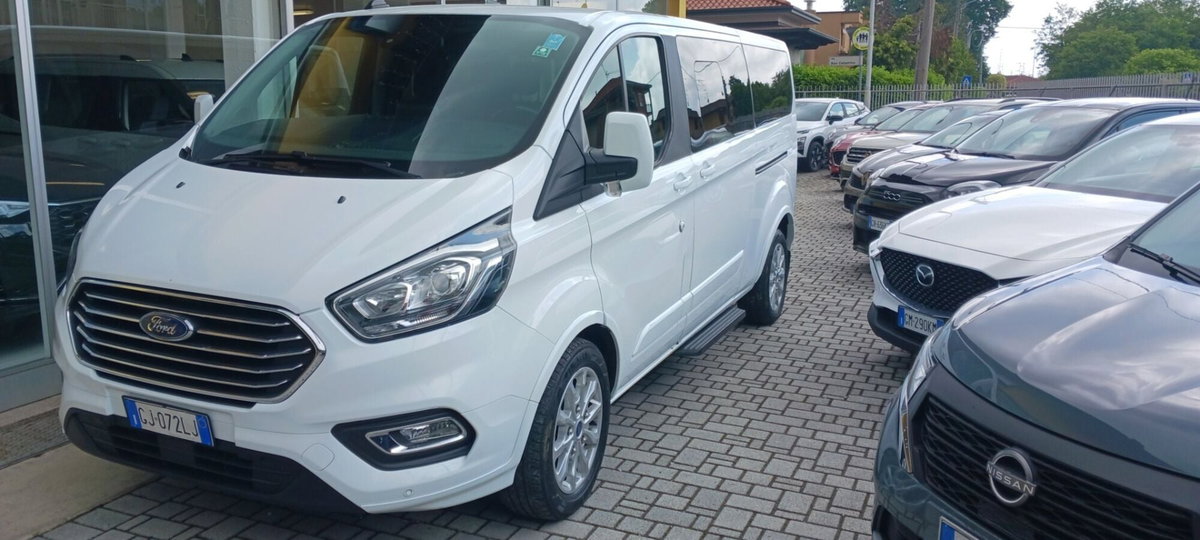 Ford Tourneo Custom 320 2.0 EcoBlue 130CV PC c/sollev. Titanium (2)