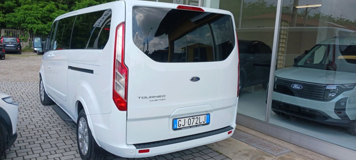 Ford Tourneo Custom 320 2.0 EcoBlue 130CV PC c/sollev. Titanium (3)