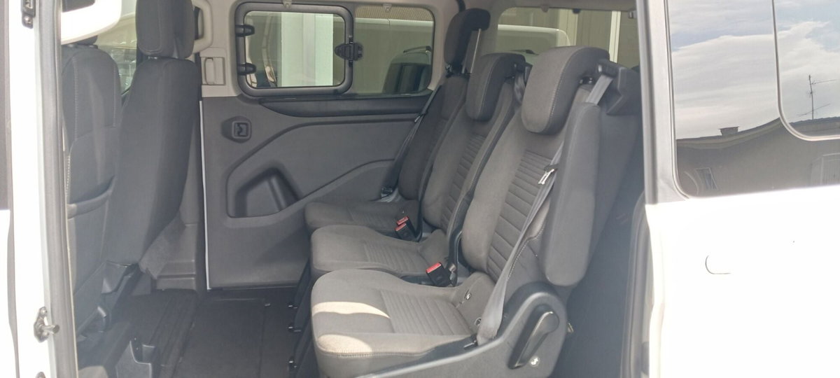Ford Tourneo Custom 320 2.0 EcoBlue 130CV PC c/sollev. Titanium (7)