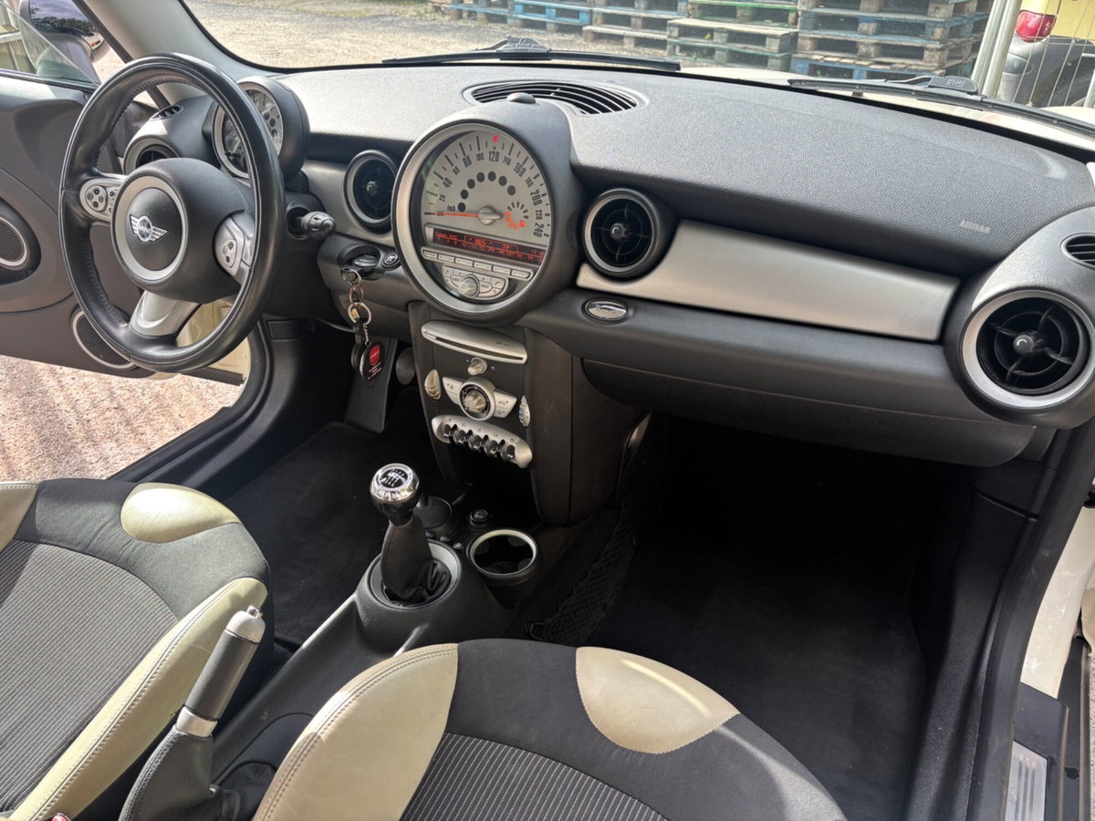 MINI Mini 1.6 16V Cooper Chili (14)