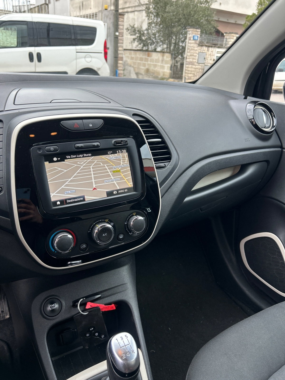 Renault Captur dCi 8V 90 CV Life (11)