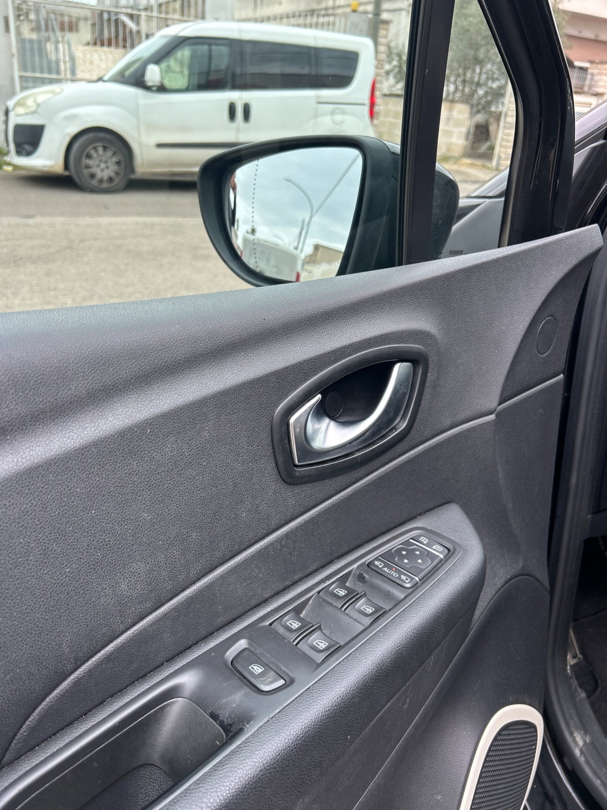 Renault Captur dCi 8V 90 CV Life (9)