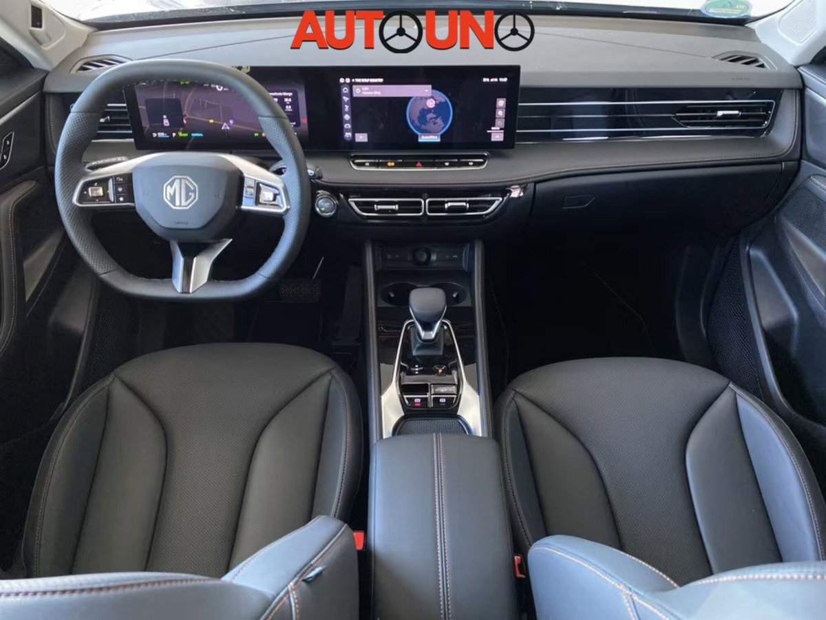 Mg HS 1.5 hybrid+ Luxury auto (9)