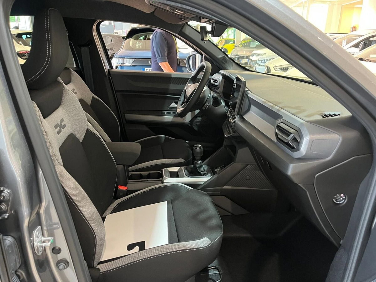 Dacia Duster 1.2 mild hybrid Journey 140cv (13)